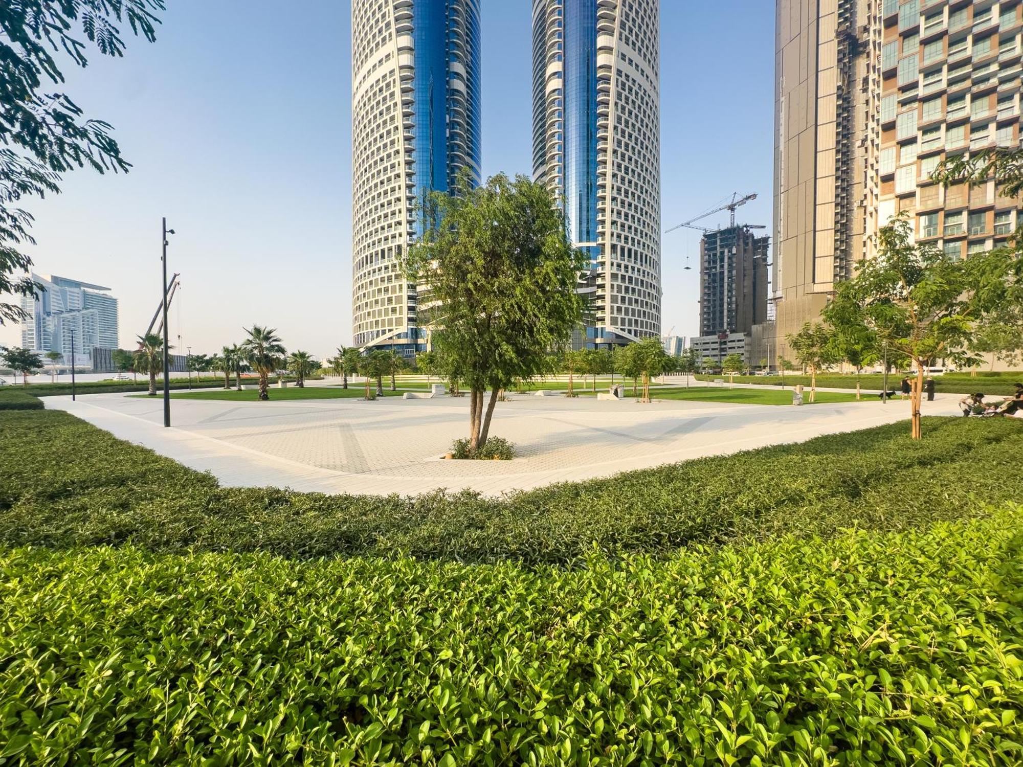 Luxury 1br Burj Khalifa View Business Bay Apartment