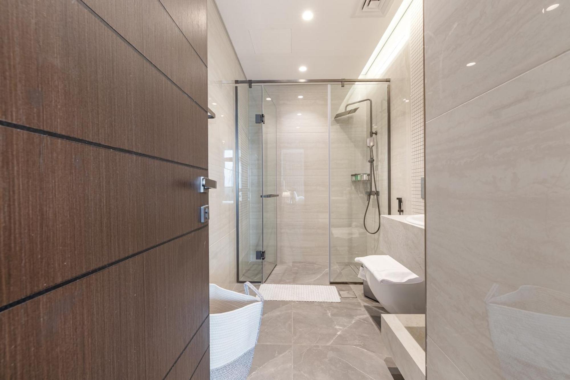 Luxury 1br Burj Khalifa View Business Bay *
