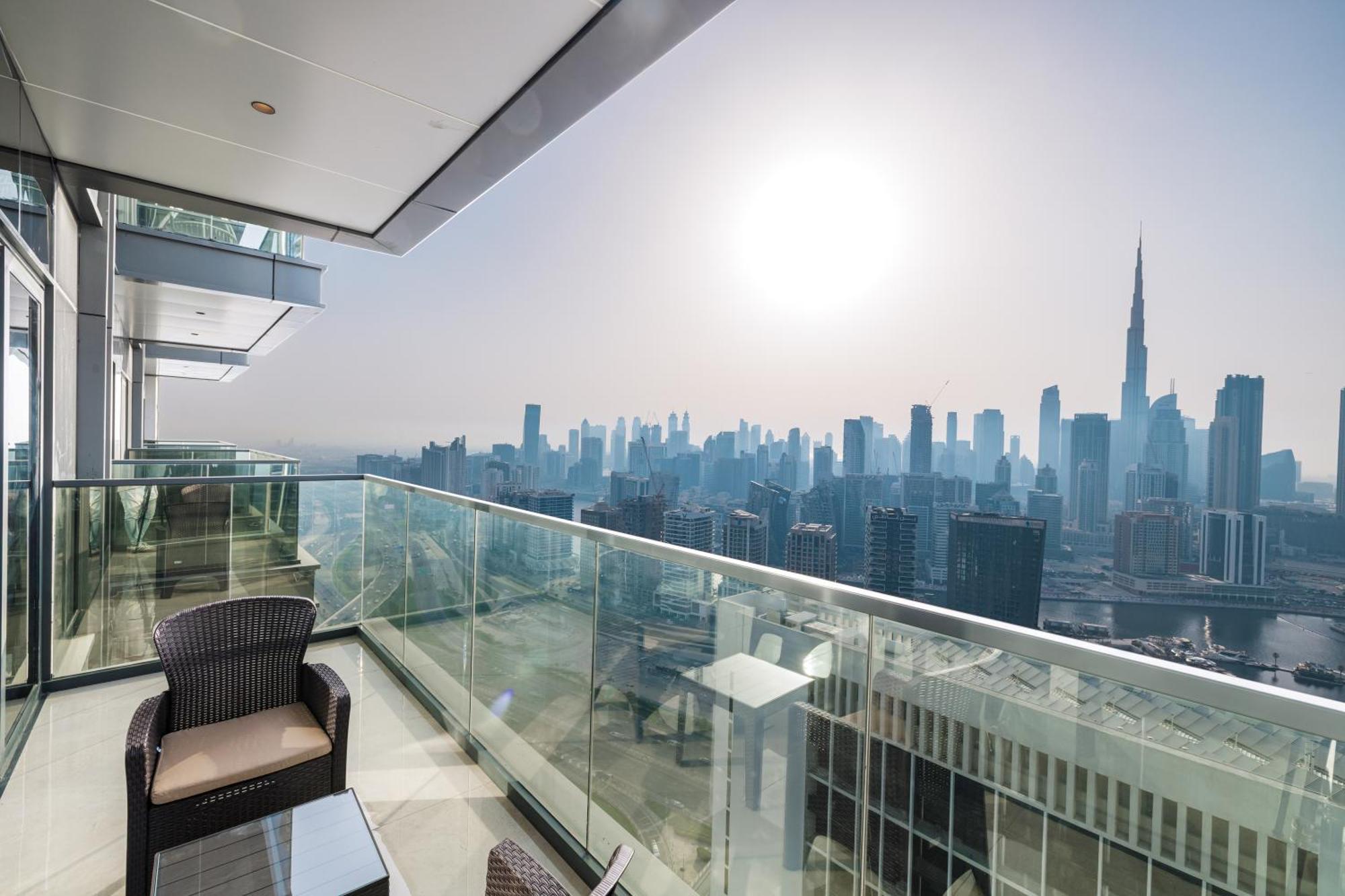 Luxury 1br Burj Khalifa View Business Bay