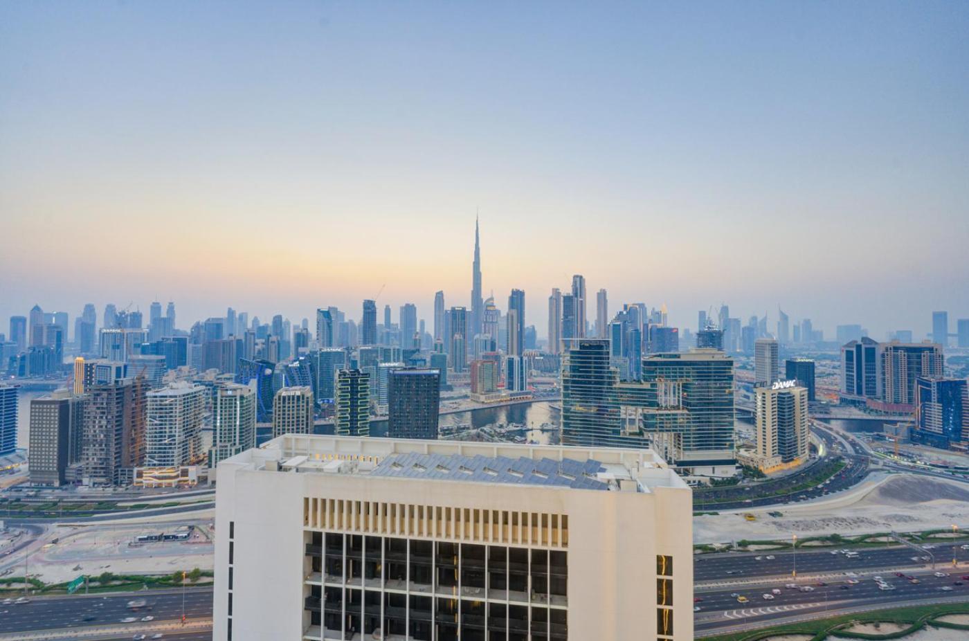 Luxury 1br Burj Khalifa View Business Bay Apartment