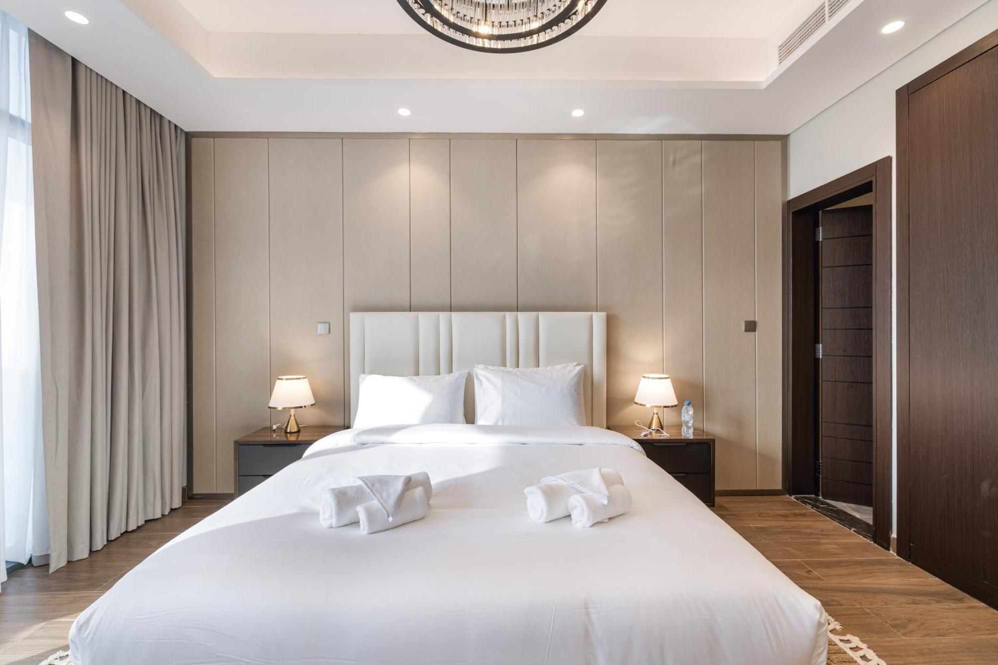 Luxury 1br Burj Khalifa View Business Bay Apartment